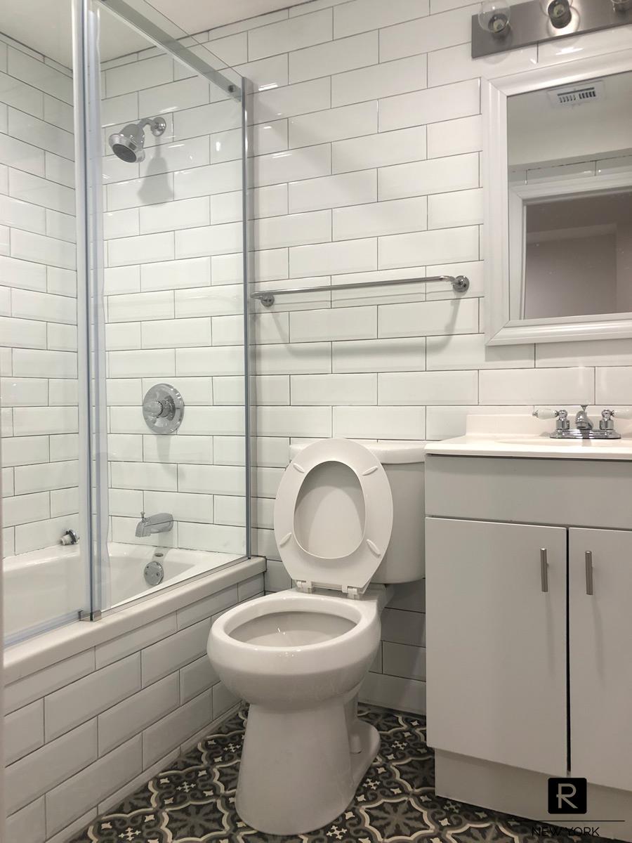 #11 photo, Glendale, Glendale , NY 11385