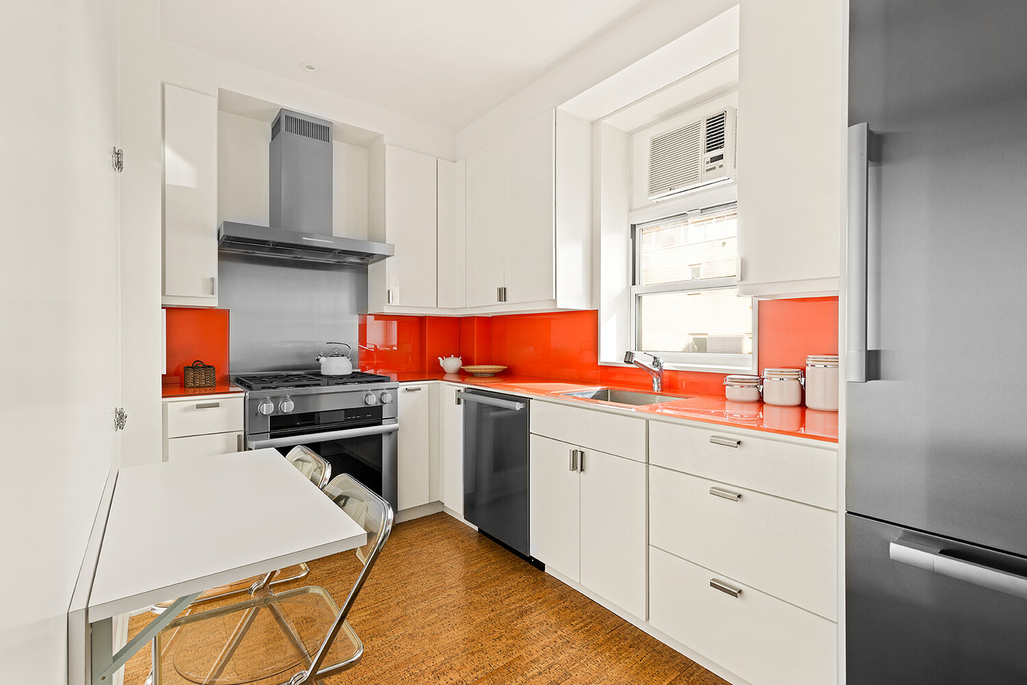 #4 photo, 29 E 64TH Street, Lenox Hill , NY 10065