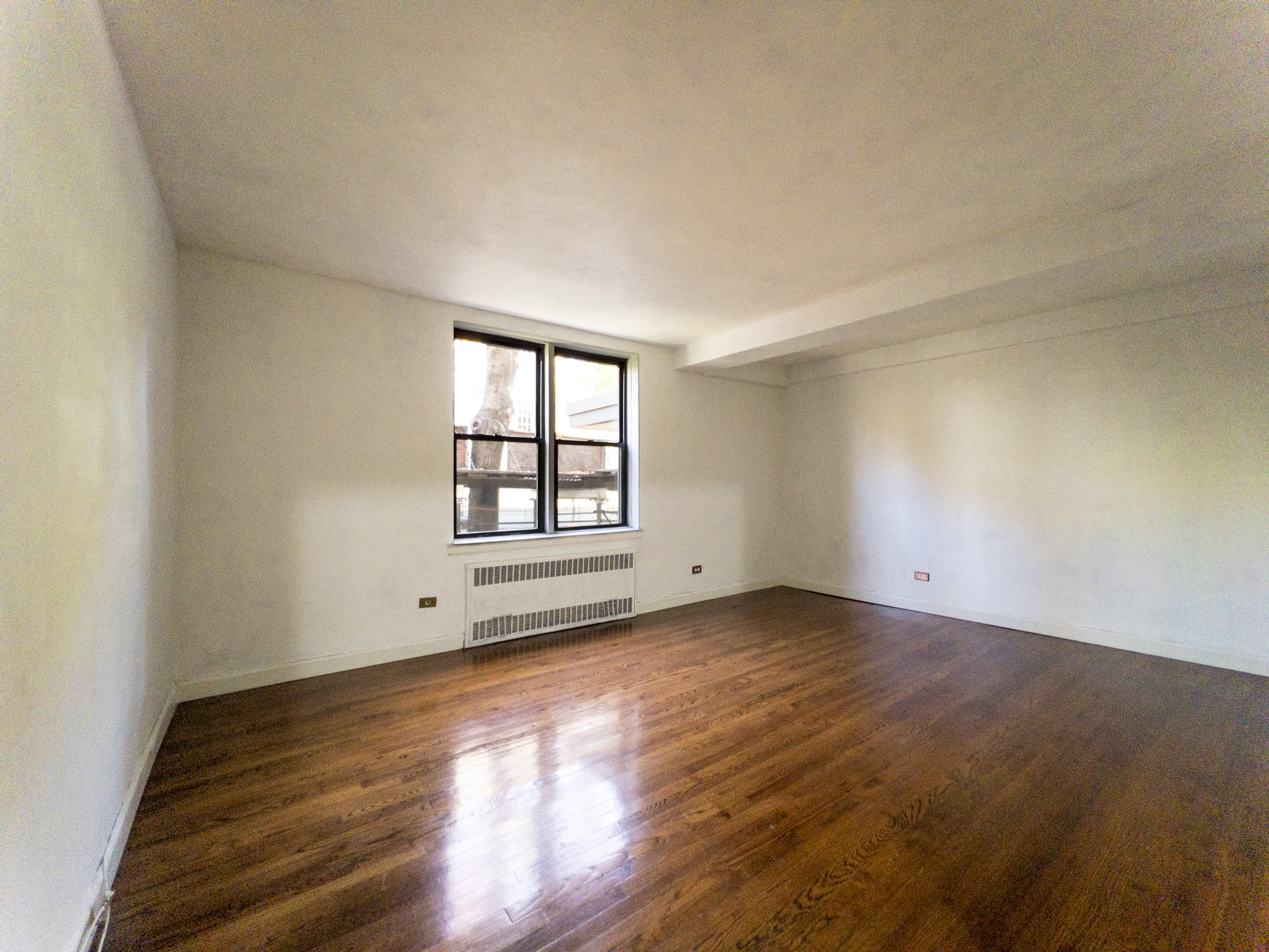 #5 photo, 3535 Kings College Place, Norwood , NY 10467