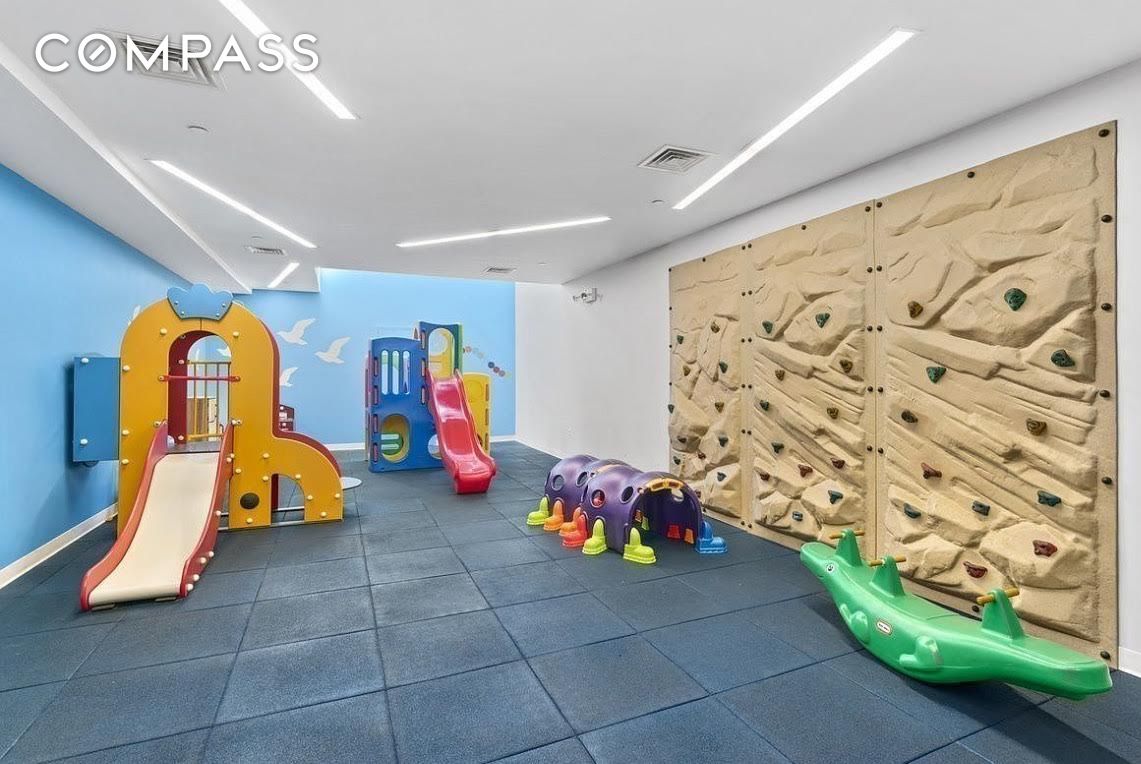 #12 photo, New York City, Lenox Hill , NY 10021