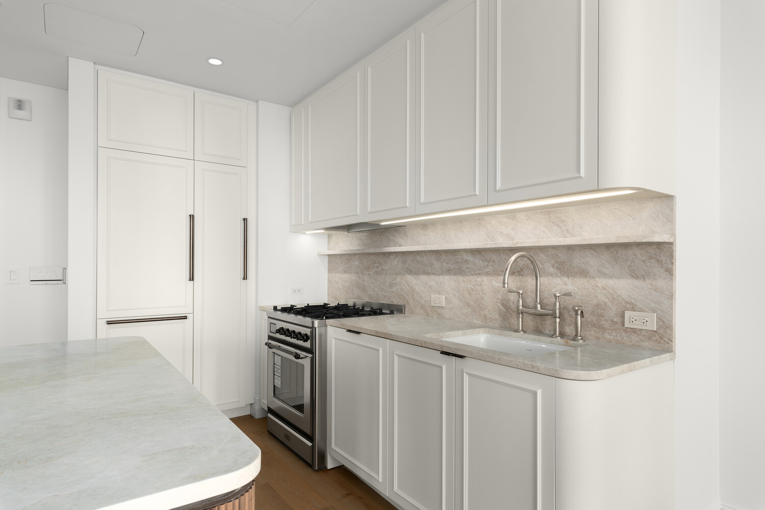 #3 photo, 520 5TH Avenue, Midtown , NY 10036