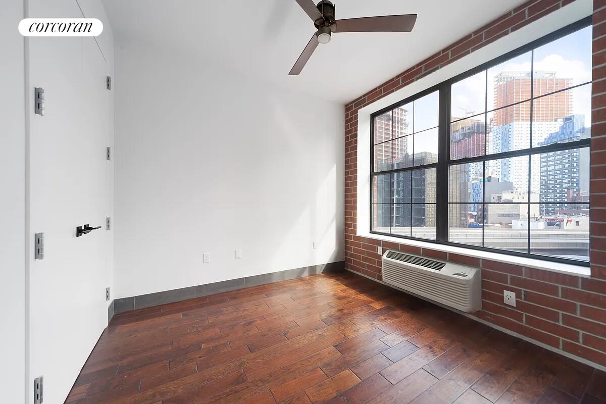 #5 photo, Long Island City, Long Island City , NY 11101