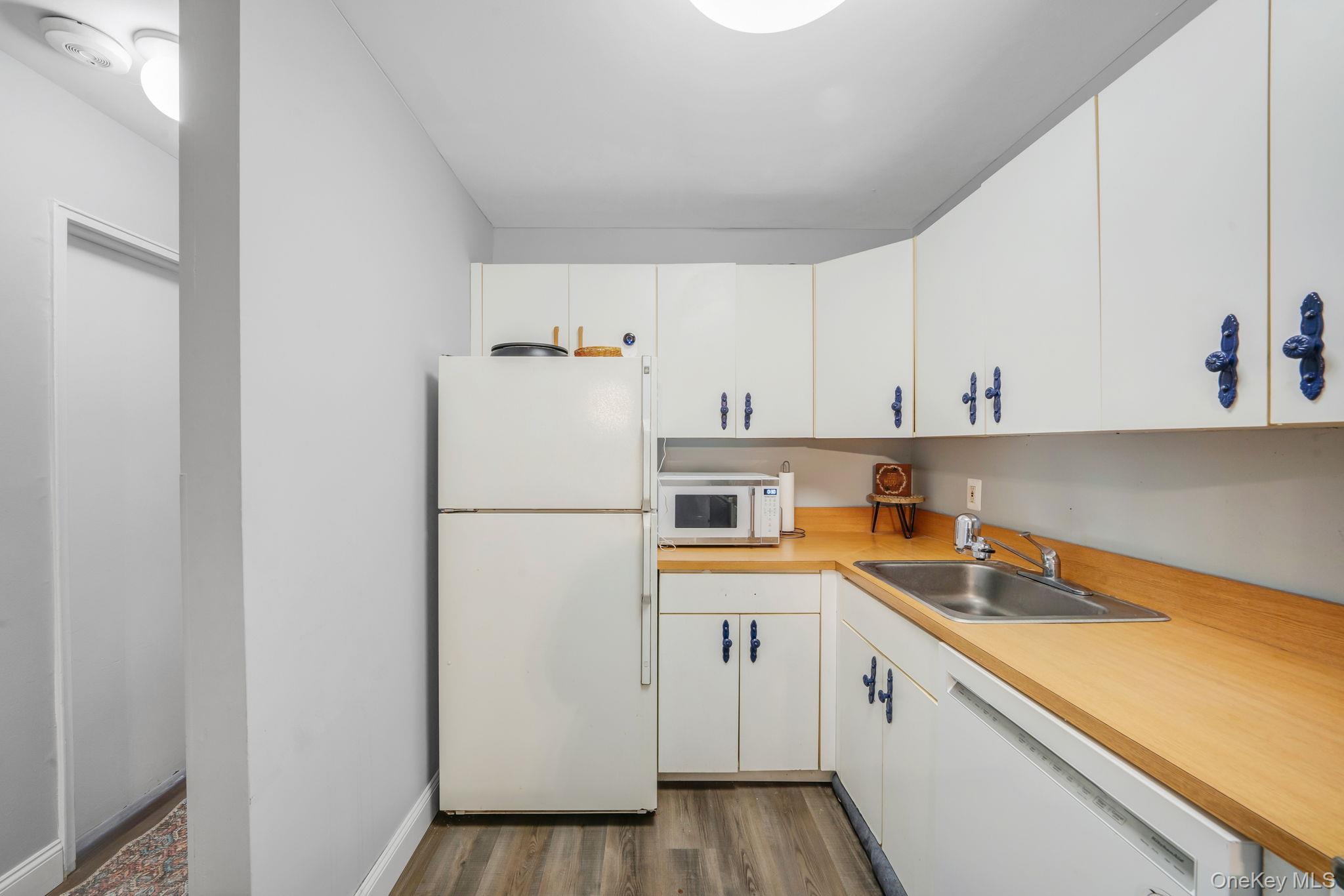 #10 photo, 100 Connetquot Avenue, East Islip , NY 11730