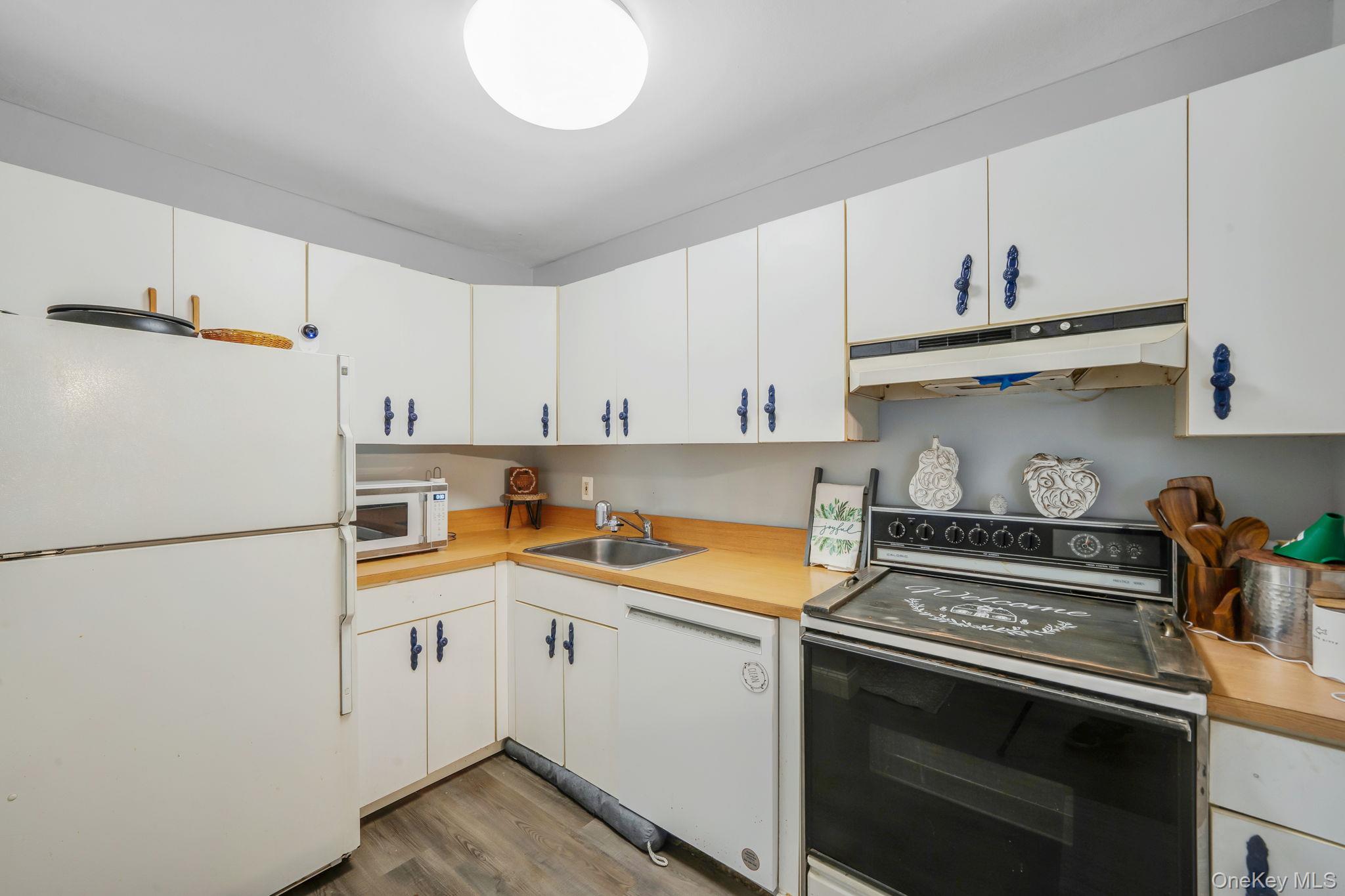 #9 photo, 100 Connetquot Avenue, East Islip , NY 11730