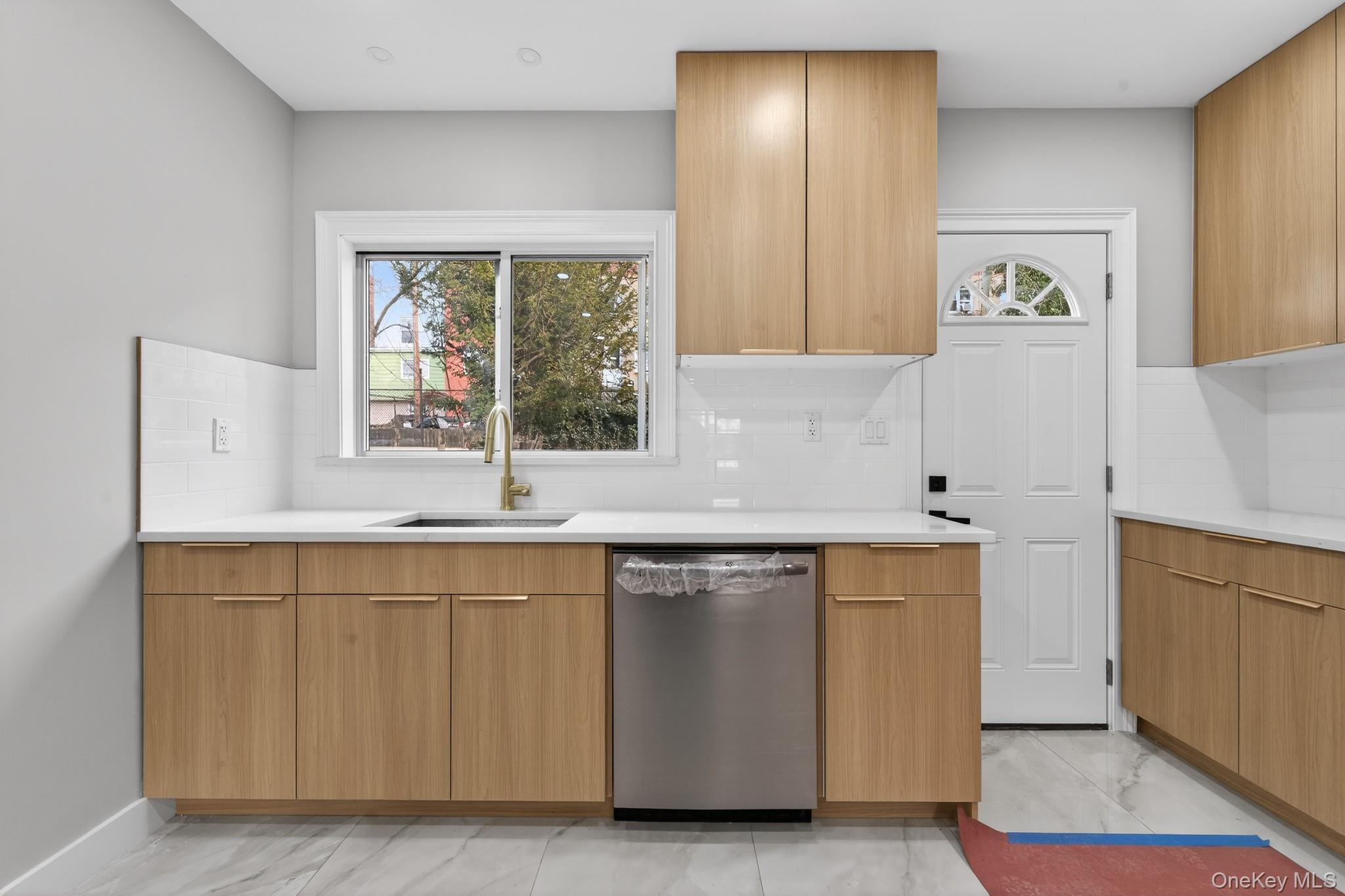 #4 photo, 4058 Murdock Avenue, ब्रोंक्स Bronx , NY 10466