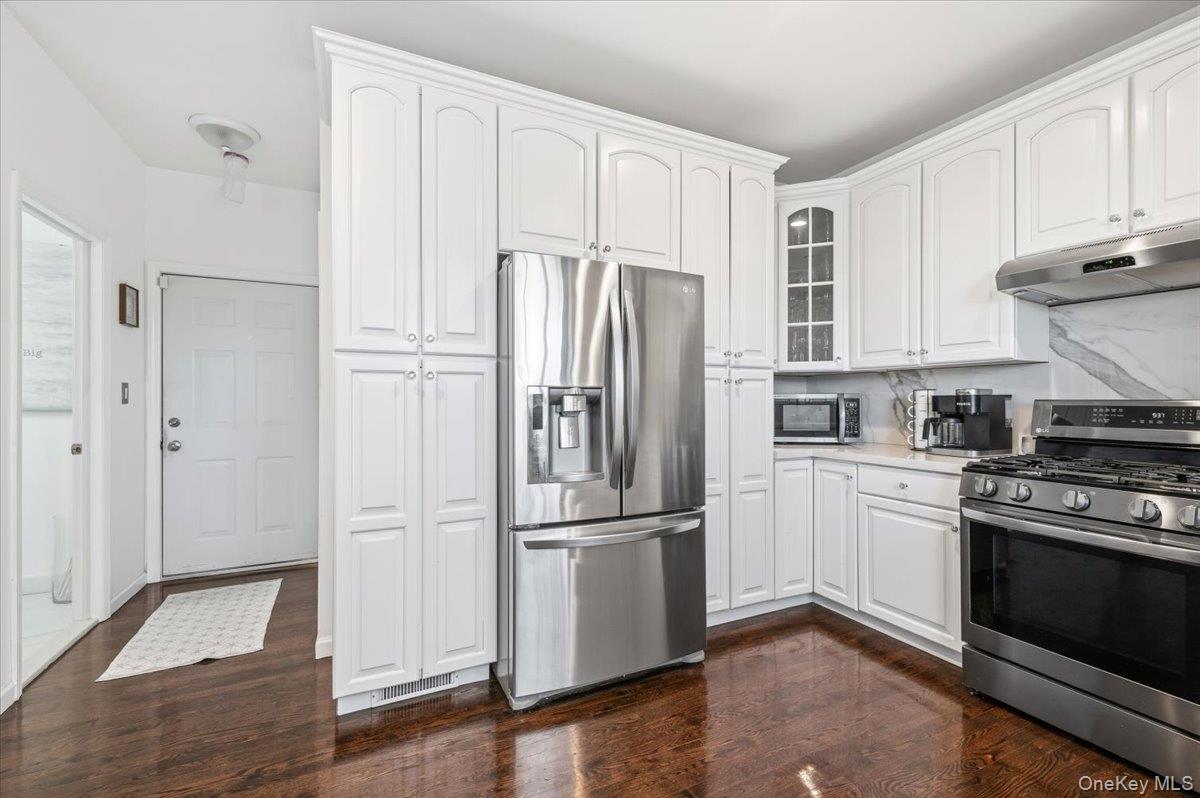 #16 photo, 24 Ridge Court, Hauppauge , NY 11788