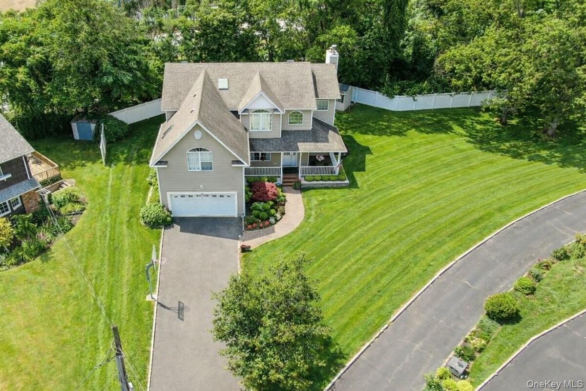 #4 photo, 24 Ridge Court, Hauppauge , NY 11788