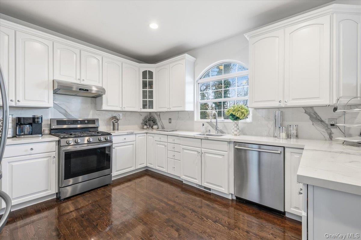 #9 photo, 24 Ridge Court, Hauppauge , NY 11788