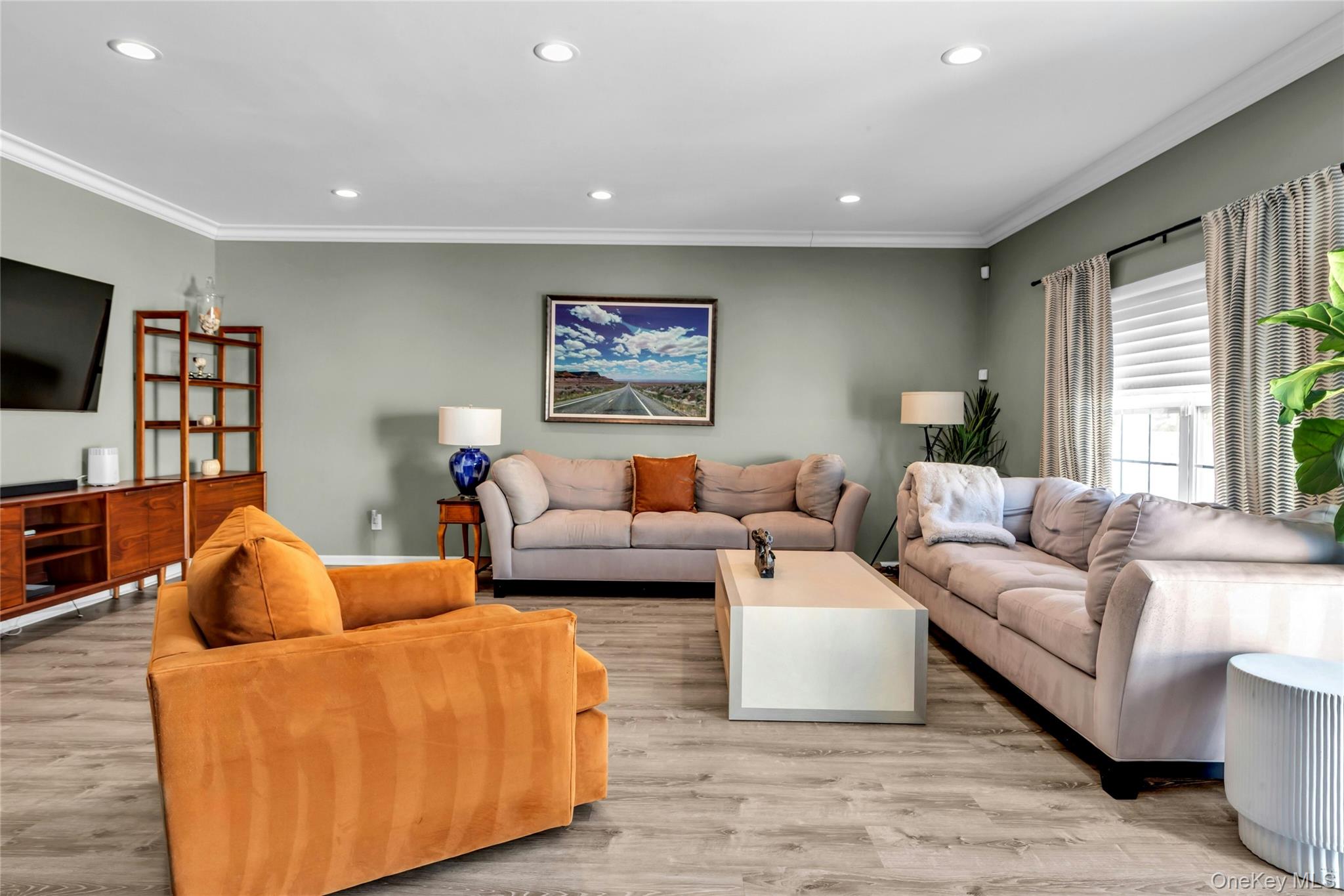 #10 photo, 110 Brattle Circle, Melville , NY 11747