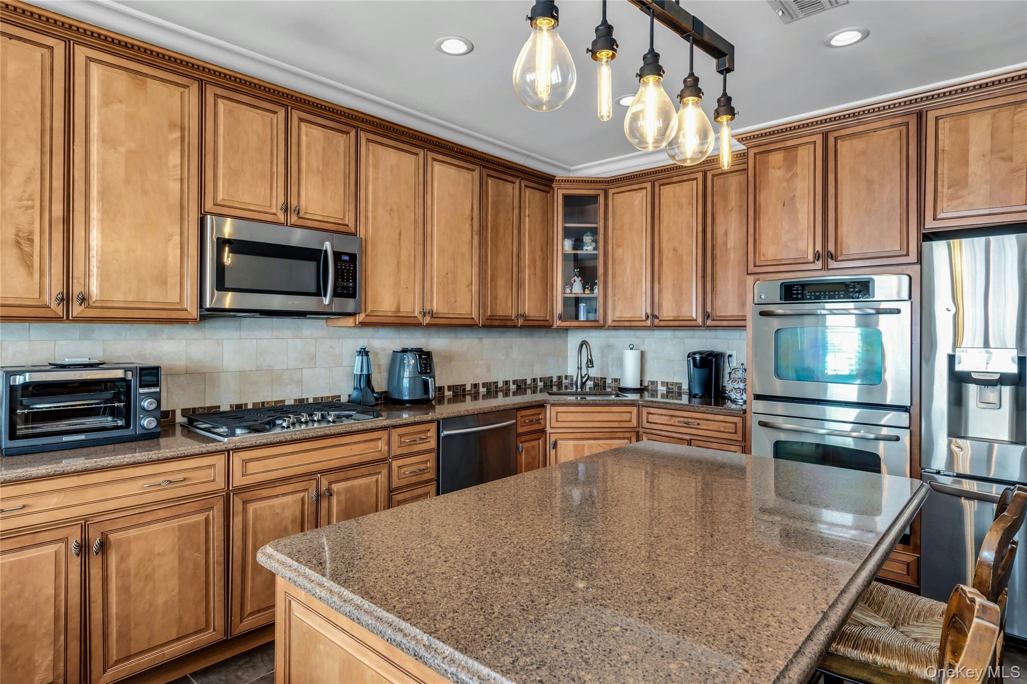 #16 photo, 110 Brattle Circle, Melville , NY 11747