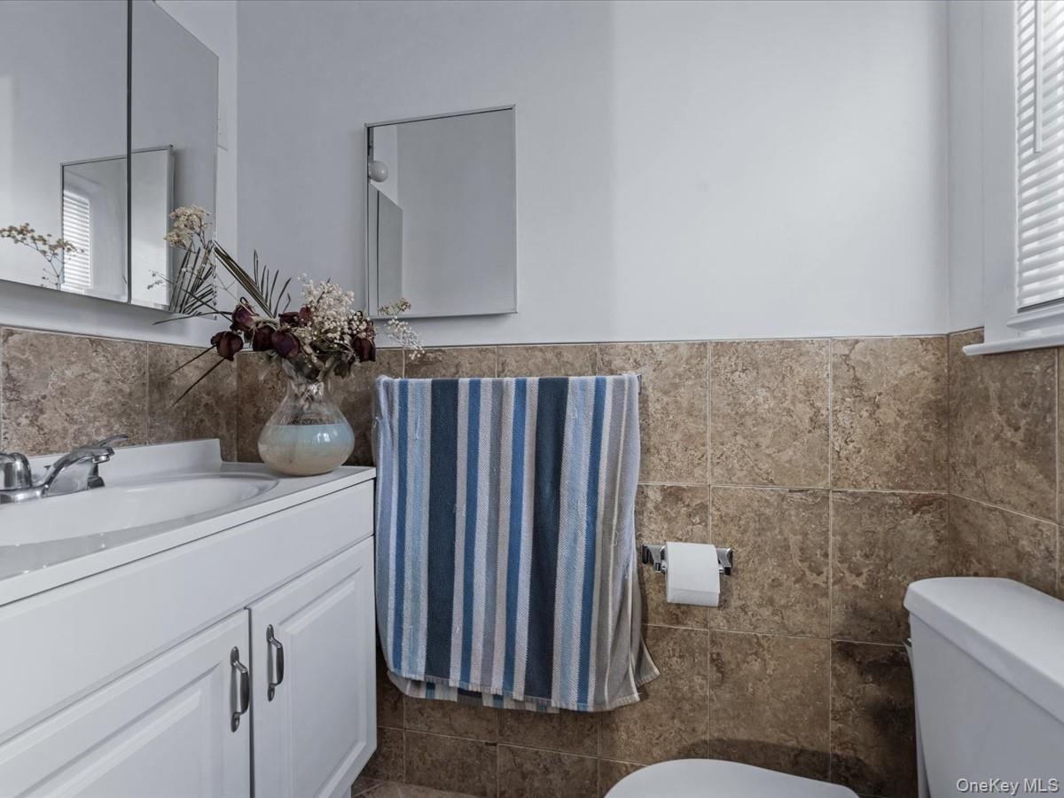 #20 photo, 243-17 72nd Avenue, Douglaston , NY 11362