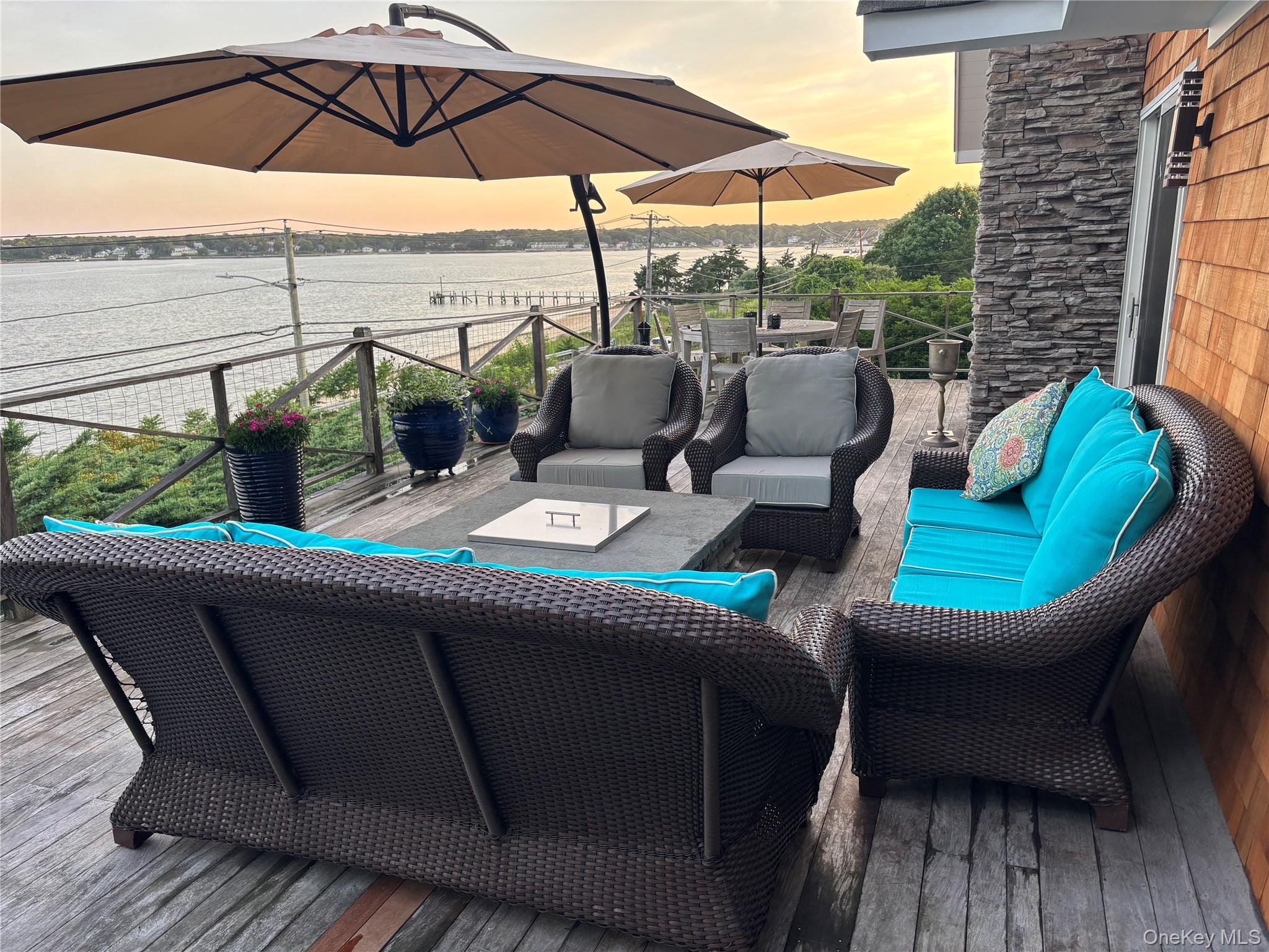 #1 photo, 2 W Hillover Road, Саффолк ‖ Hampton Bays , NY 11946