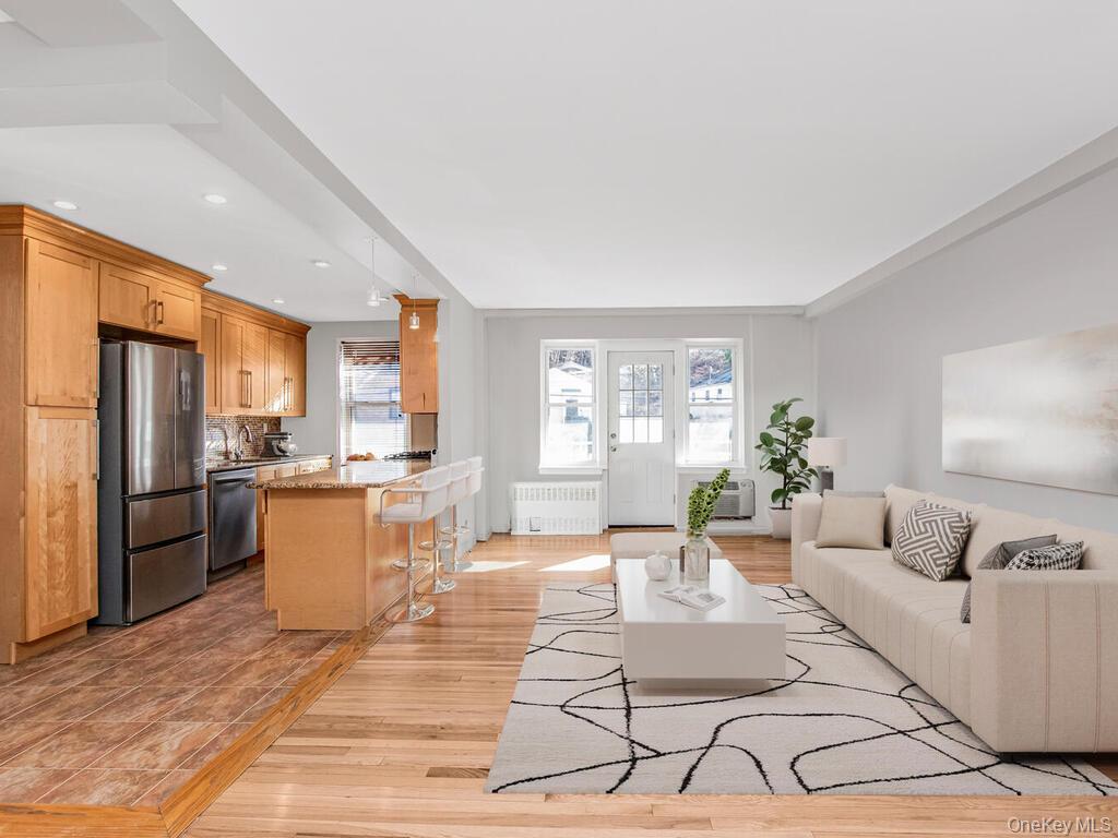 #2 photo, 709 Warburton Ave, Yonkers , NY 10701