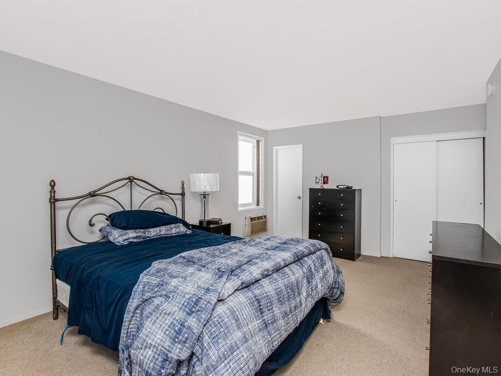 #20 photo, 709 Warburton Ave, Yonkers , NY 10701