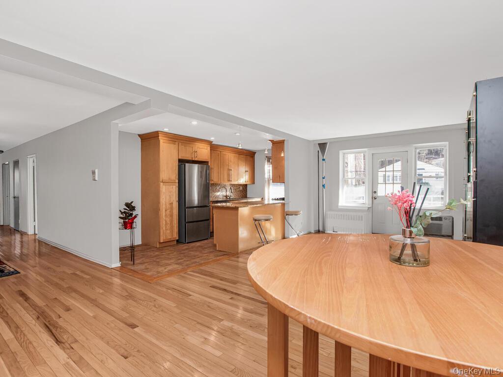 #6 photo, 709 Warburton Ave, Yonkers , NY 10701