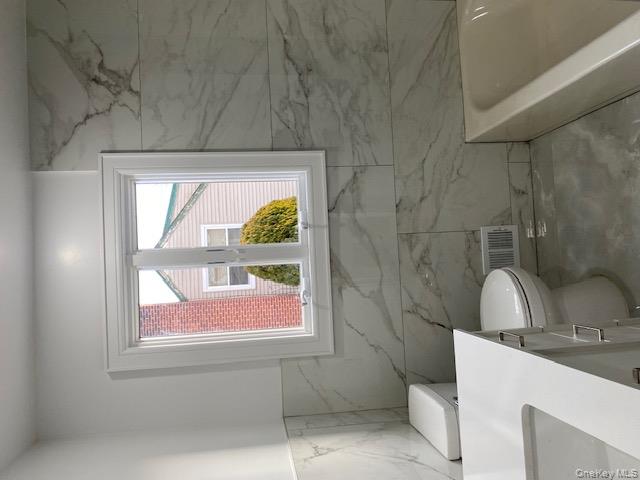 #17 photo, 275 Beachview Street, Copiague , NY 11726