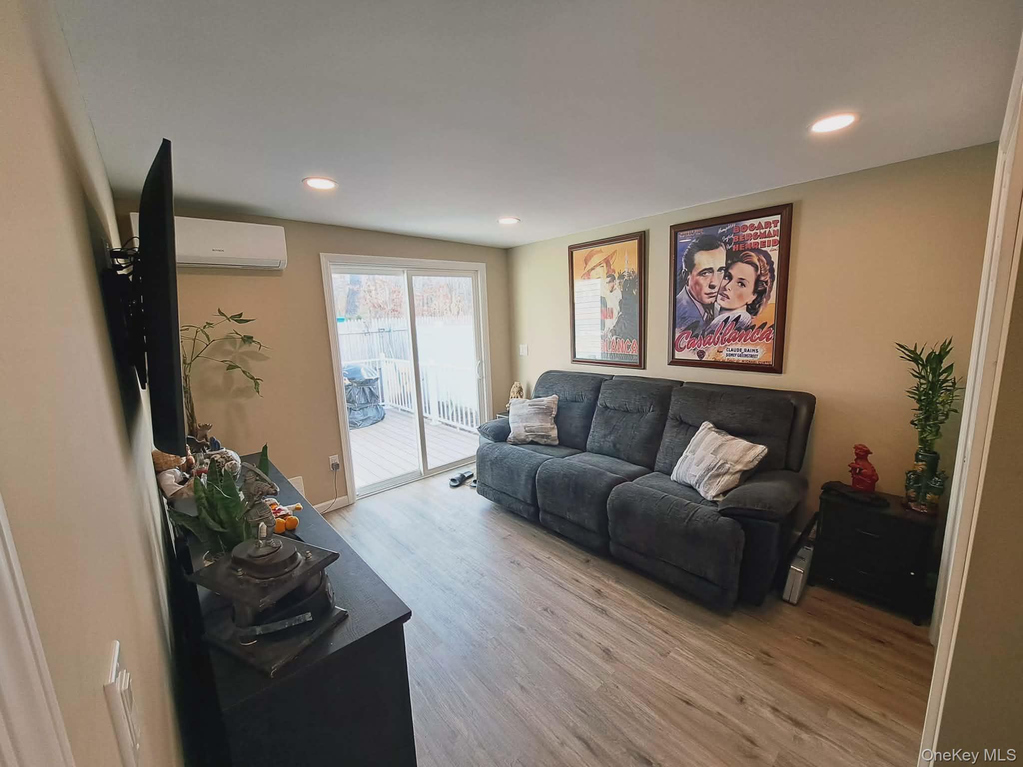 #7 photo, 21 Village Circle, Manorville , NY 11949