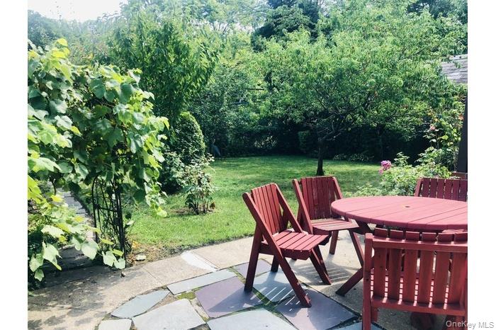 #4 photo, 82-19 Utopia Parkway, Jamaica Estates , NY 11432