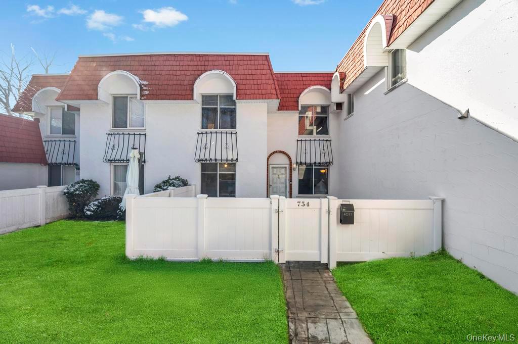 #1 photo, 754 Blue Ridge Drive, Medford , NY 11763