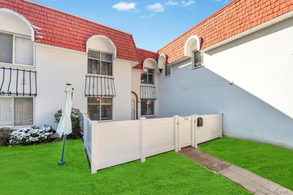 #3 photo, 754 Blue Ridge Drive, Medford , NY 11763