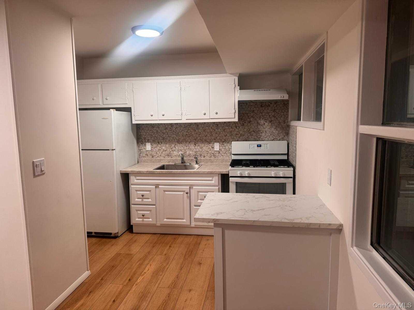 #13 photo, 5 Birch Court, سوفولك Riverhead , NY 11901