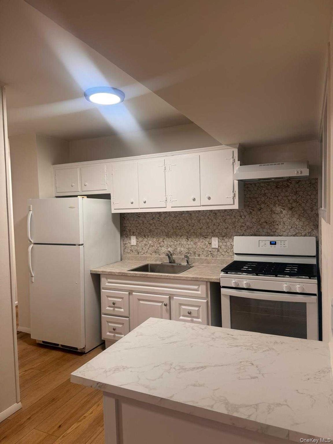 #17 photo, 5 Birch Court, سوفولك Riverhead , NY 11901