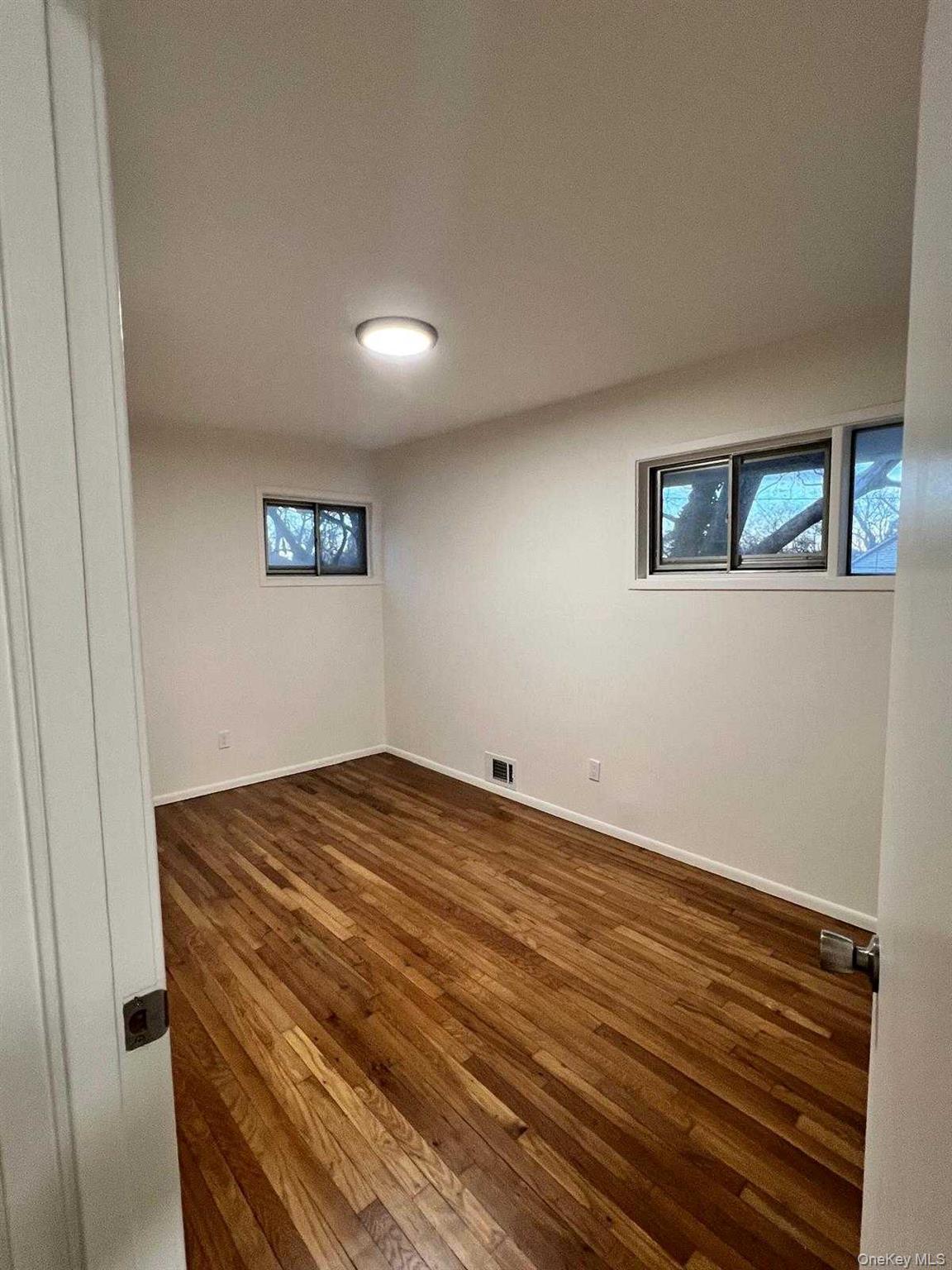 #7 photo, 5 Birch Court, Riverhead , NY 11901