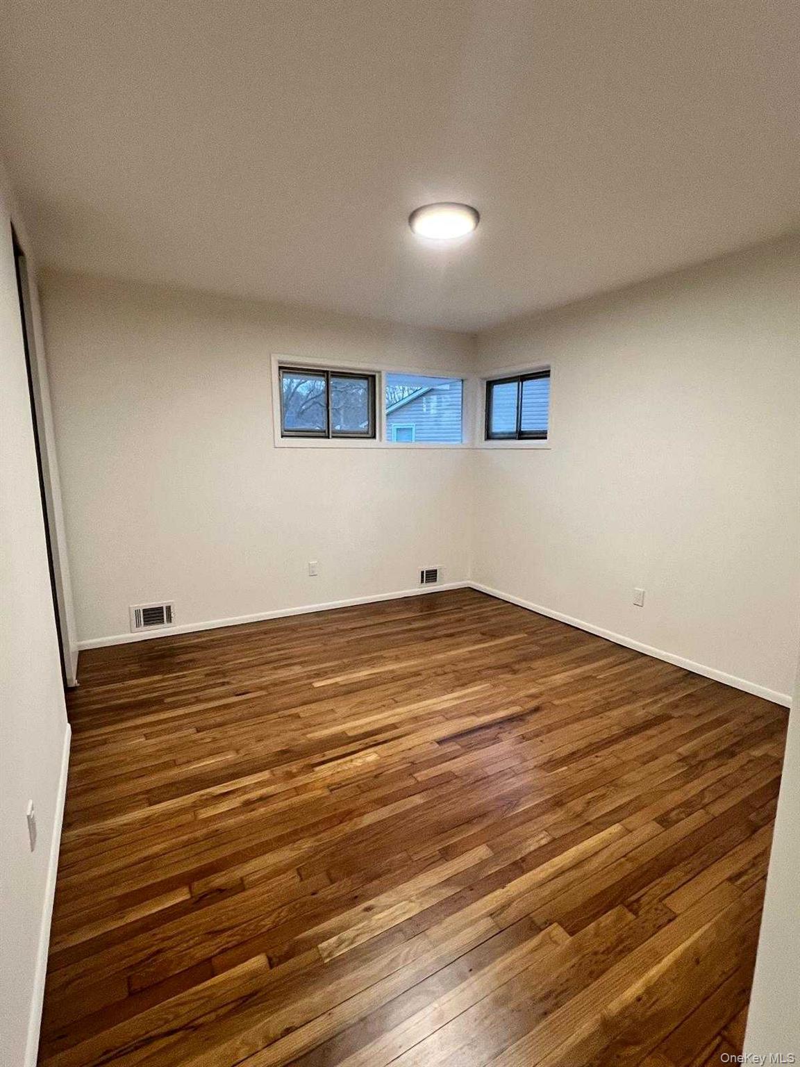 #8 photo, 5 Birch Court, Riverhead , NY 11901