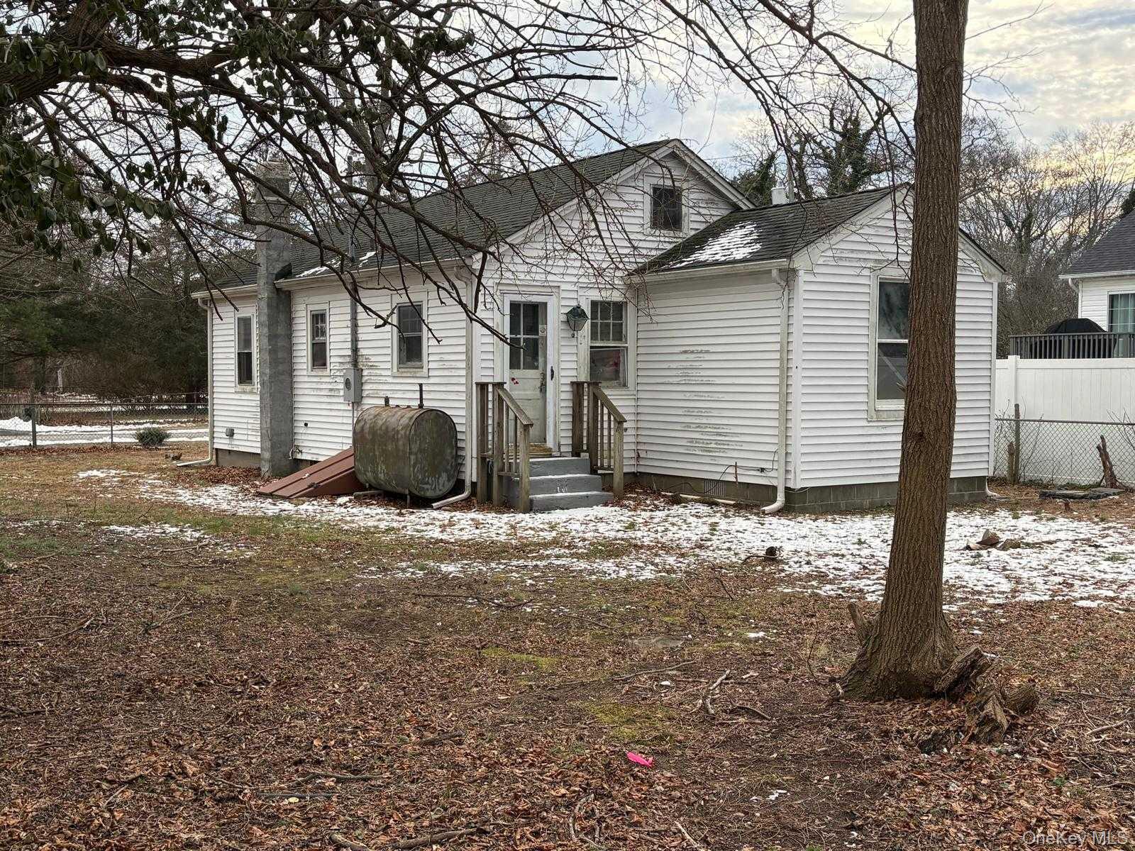 #2 photo, 19 Lacrosse Road, Mastic Beach , NY 11951