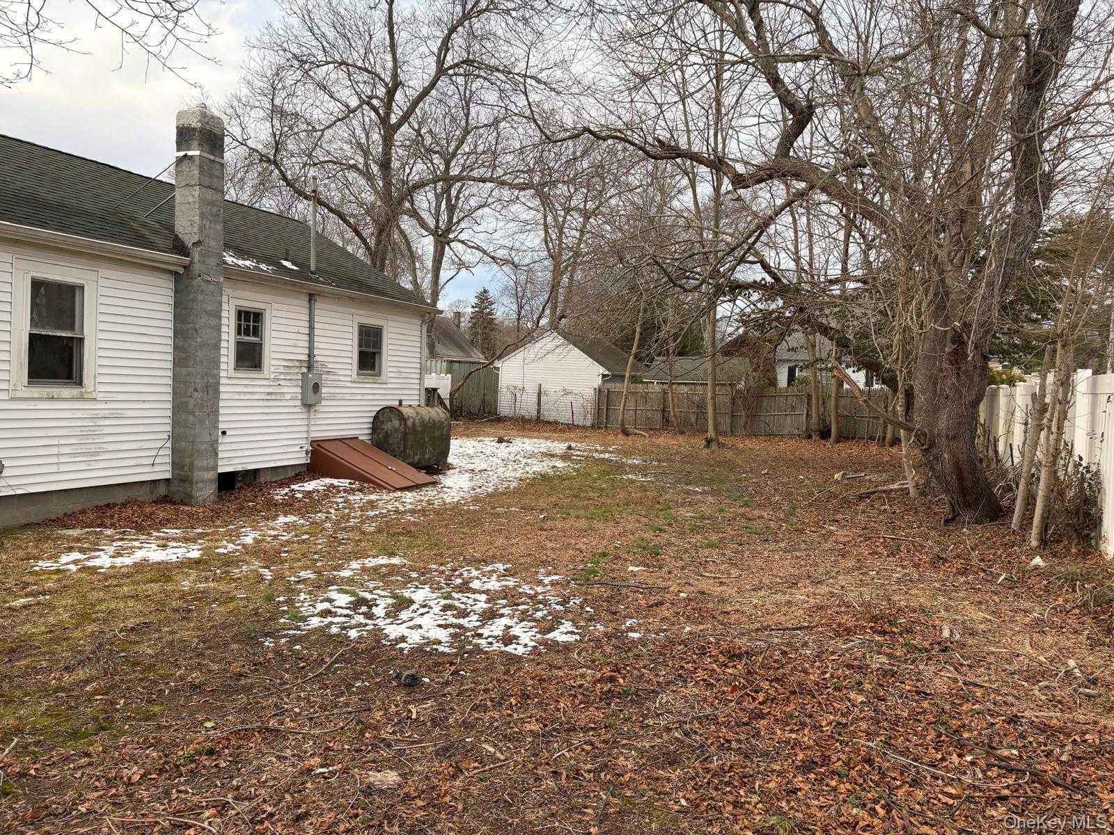 #4 photo, 19 Lacrosse Road, Mastic Beach , NY 11951