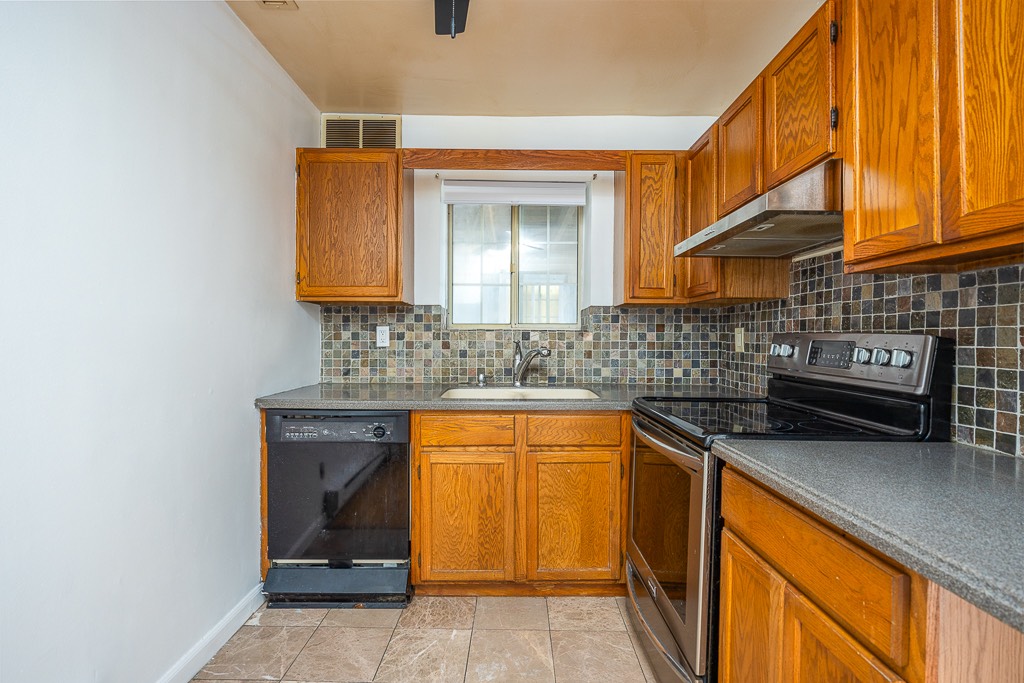 #7 photo, 506  Fox Run Lane, Carmel , NY 10512