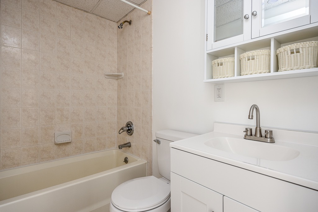 #9 photo, 506  Fox Run Lane, Carmel , NY 10512