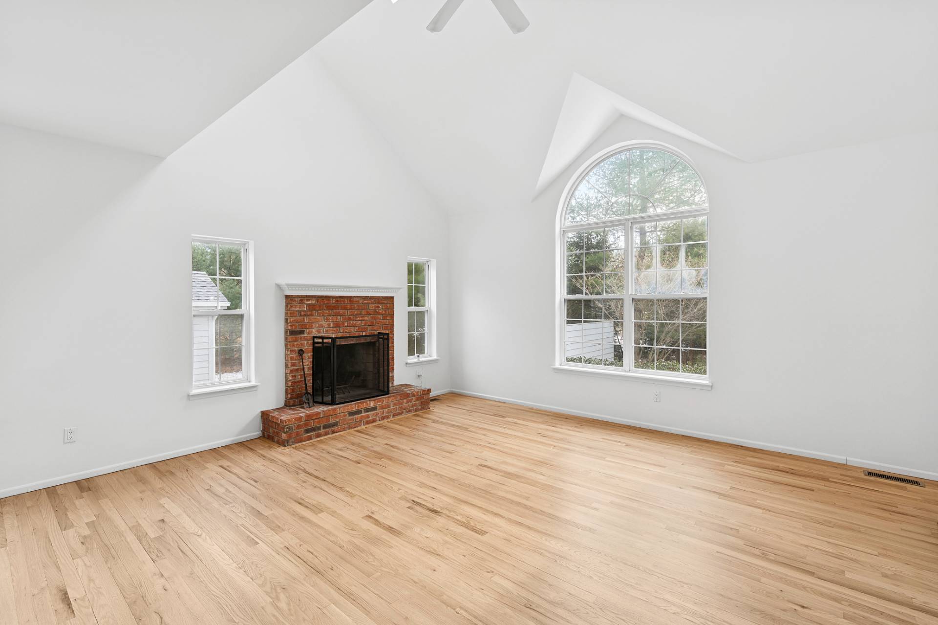 #3 photo, 97  SPRING CLOSE HWY, East Hampton , NY 11937