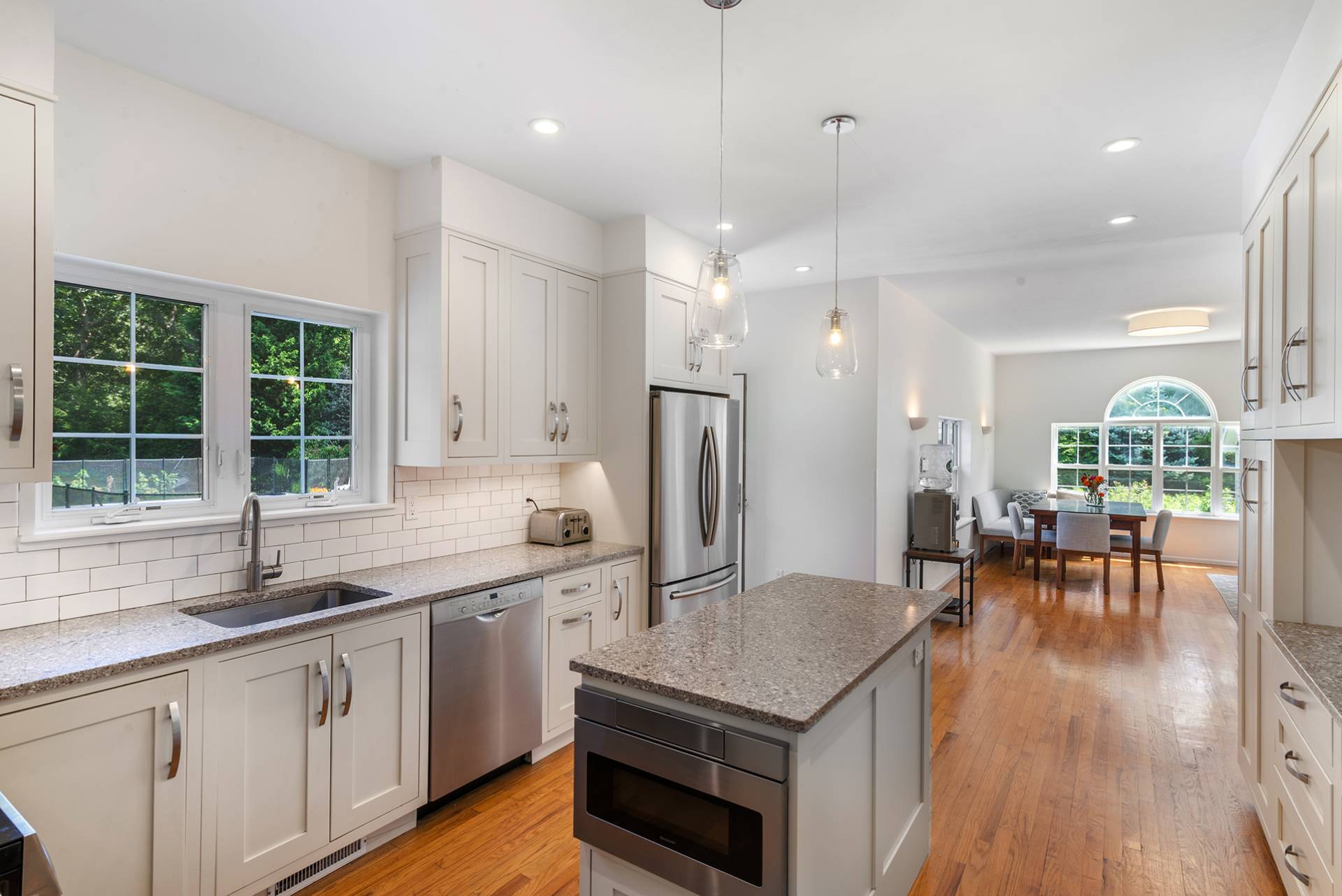 #7 photo, 97  SPRING CLOSE HWY, East Hampton , NY 11937