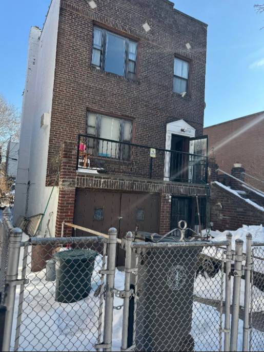 #29 photo, 32-71 41st Street Community Portfolio, Astoria , NY 11103