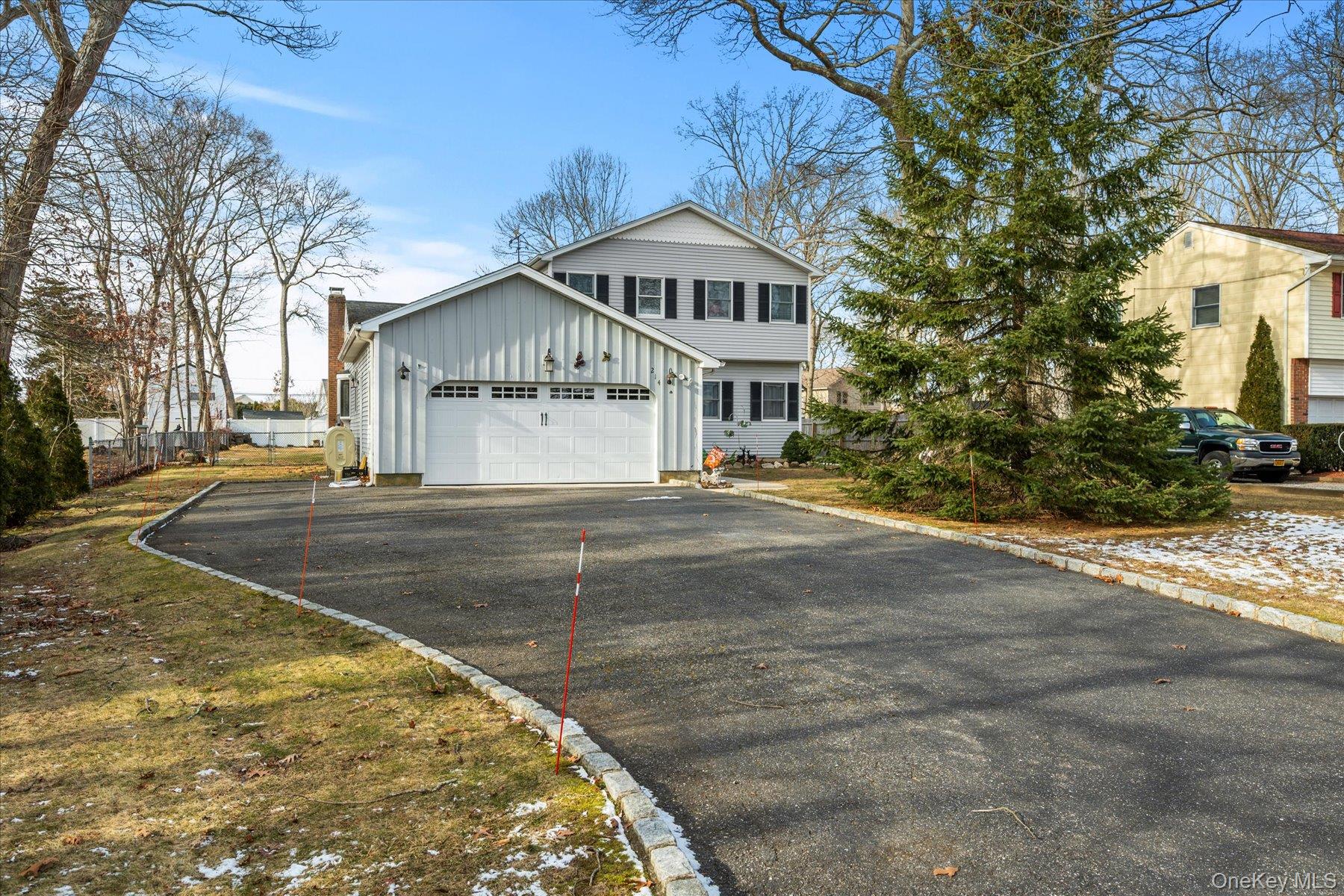 #1 photo, 214 Pipe Stave Hollow Road, Mount Sinai , NY 11766