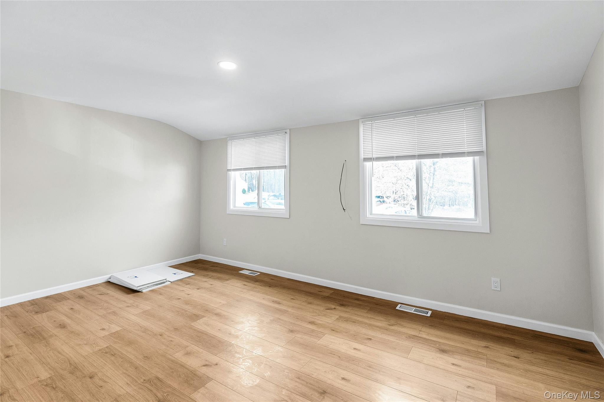 #13 photo, 117 Hill Spur, Calverton , NY 11933