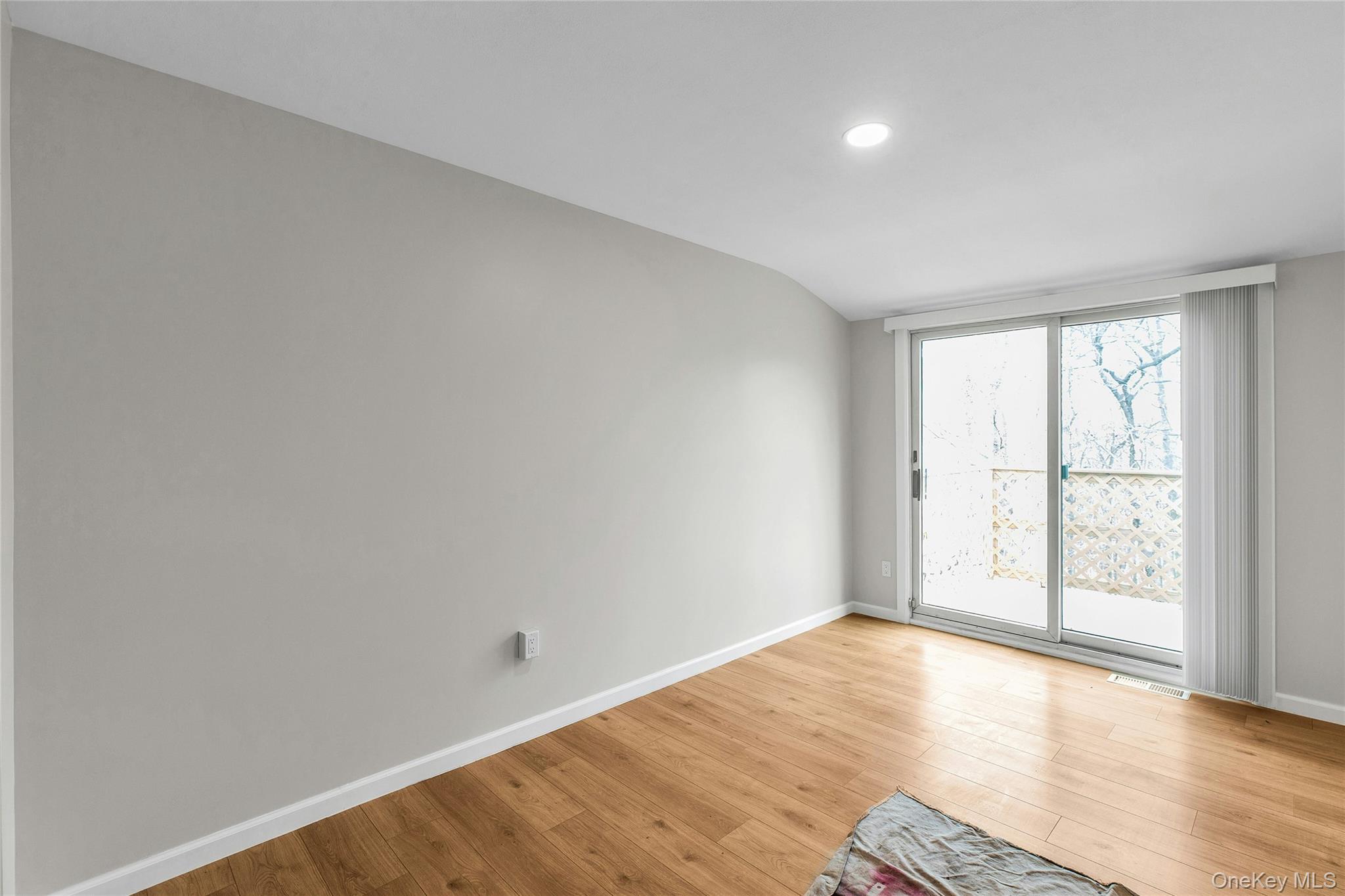 #16 photo, 117 Hill Spur, Calverton , NY 11933