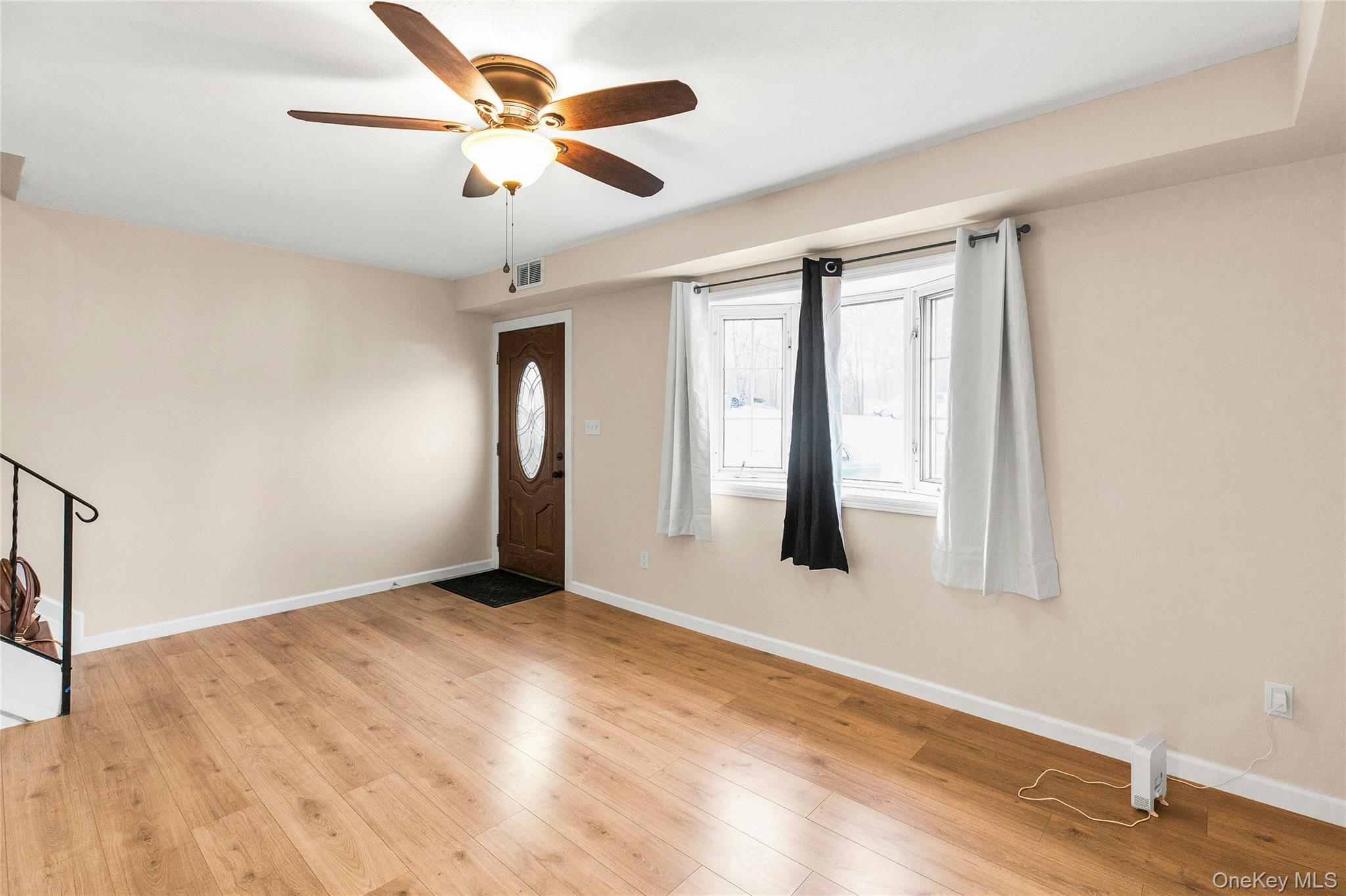 #5 photo, 117 Hill Spur, Calverton , NY 11933