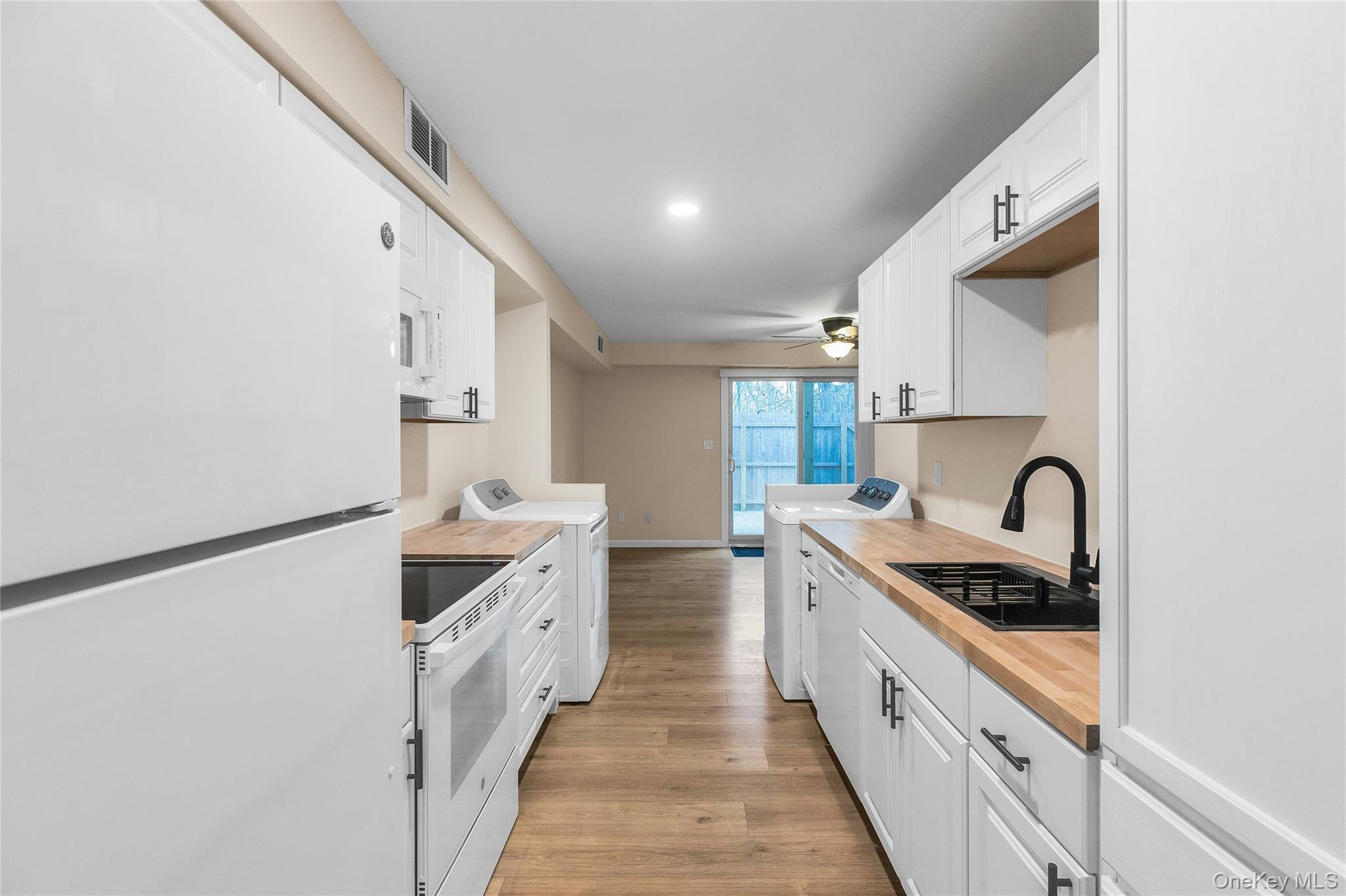 #6 photo, 117 Hill Spur, Calverton , NY 11933