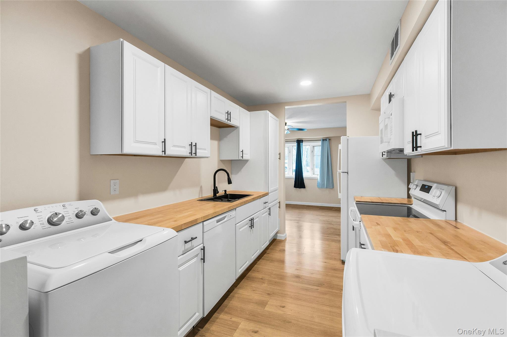 #7 photo, 117 Hill Spur, Calverton , NY 11933