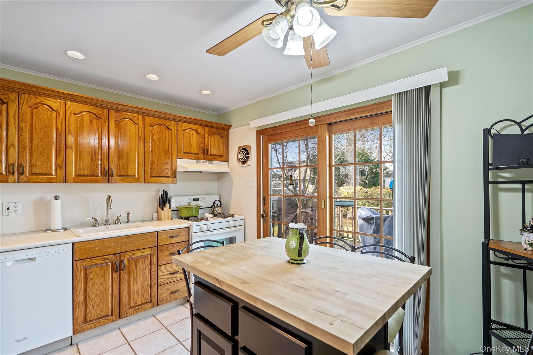 #11 photo, 220 Belvedere Drive, Massapequa Park , NY 11762