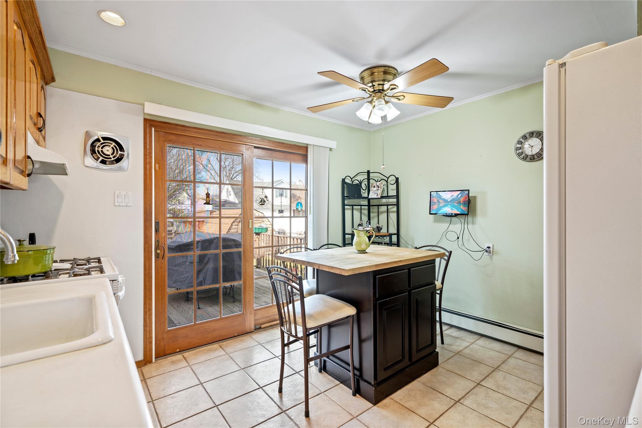 #9 photo, 220 Belvedere Drive, Massapequa Park , NY 11762