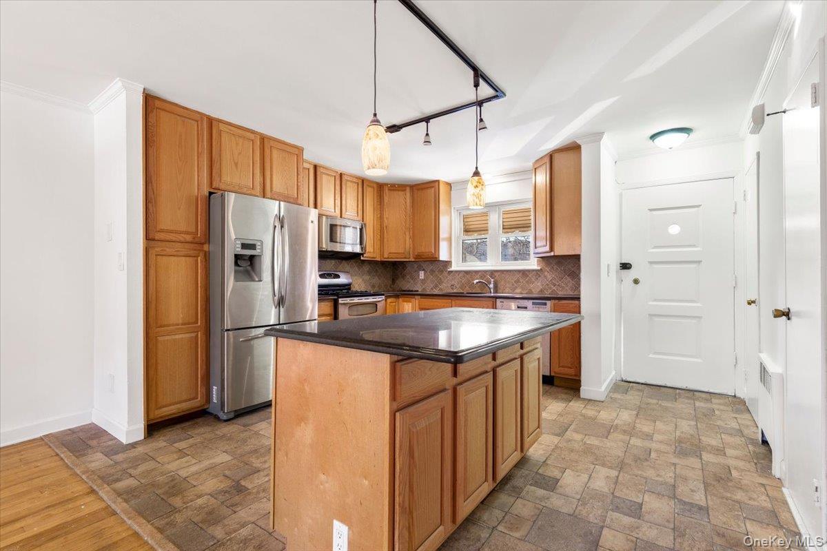 #5 photo, 238A Throggs Neck Boulevard, Bronx , NY 10465