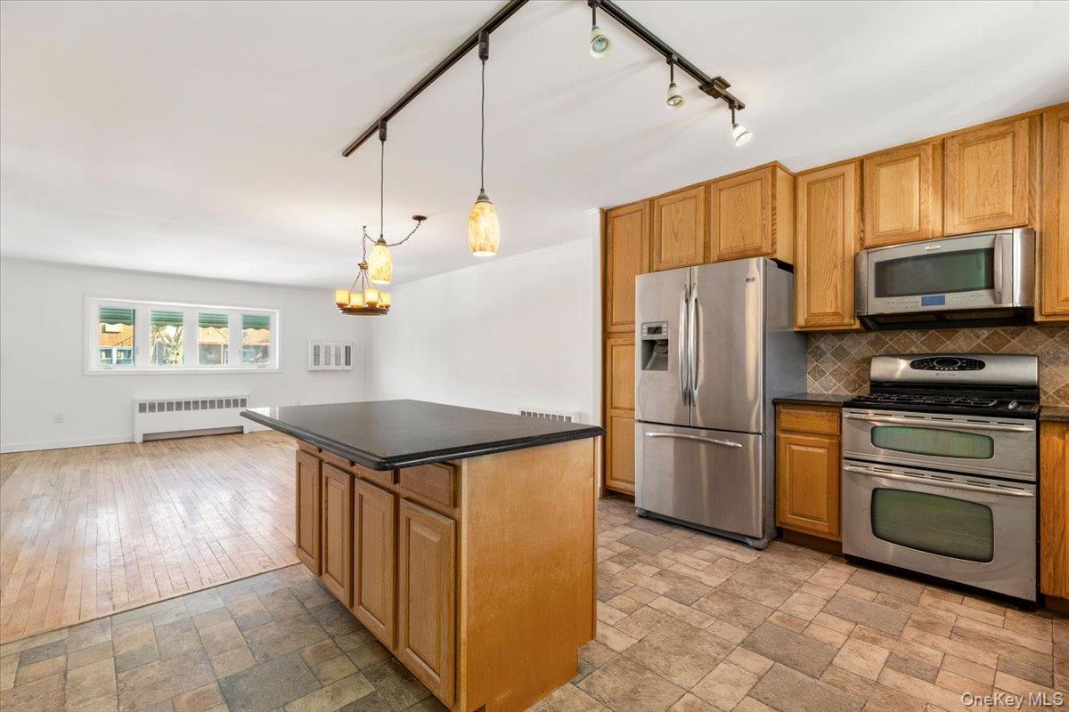 #6 photo, 238A Throggs Neck Boulevard, Bronx , NY 10465