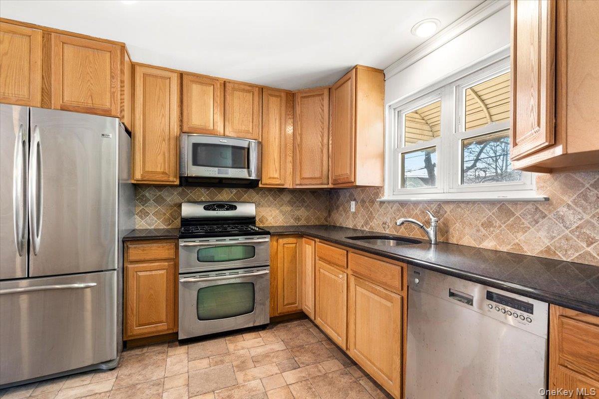 #7 photo, 238A Throggs Neck Boulevard, Bronx , NY 10465