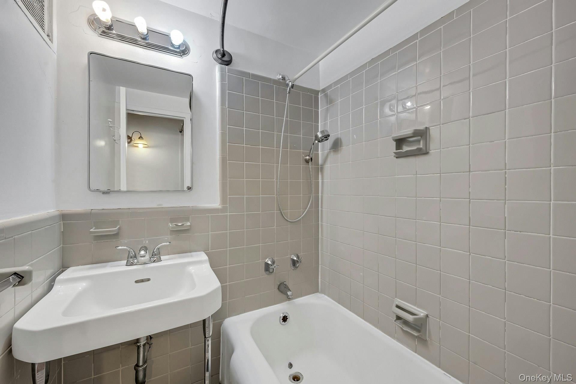 #17 photo, 1 Fordham Hill Oval, Bronx , NY 10468