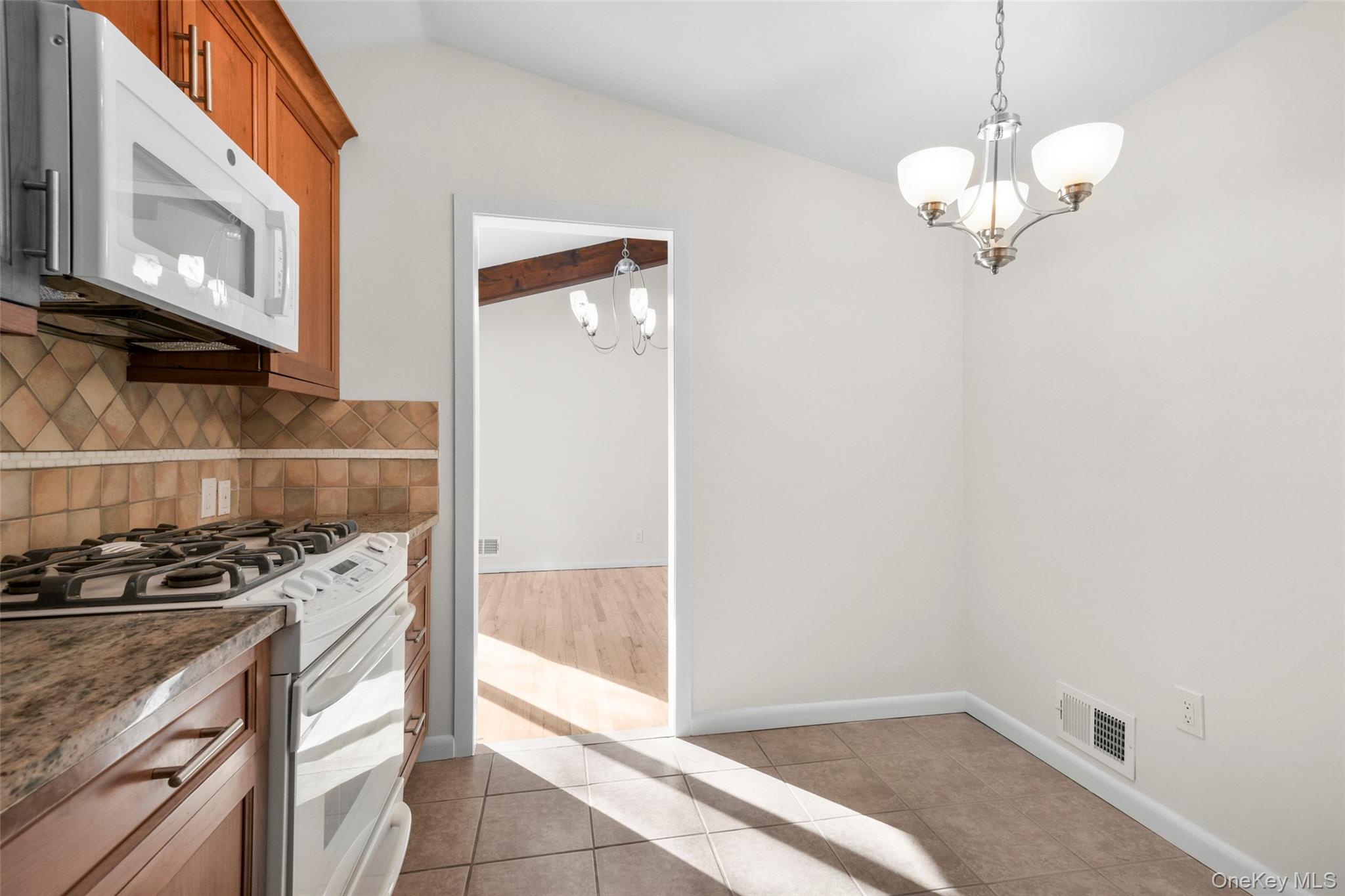 #10 photo, 25 Wood Hollow Lane, New Rochelle , NY 10804