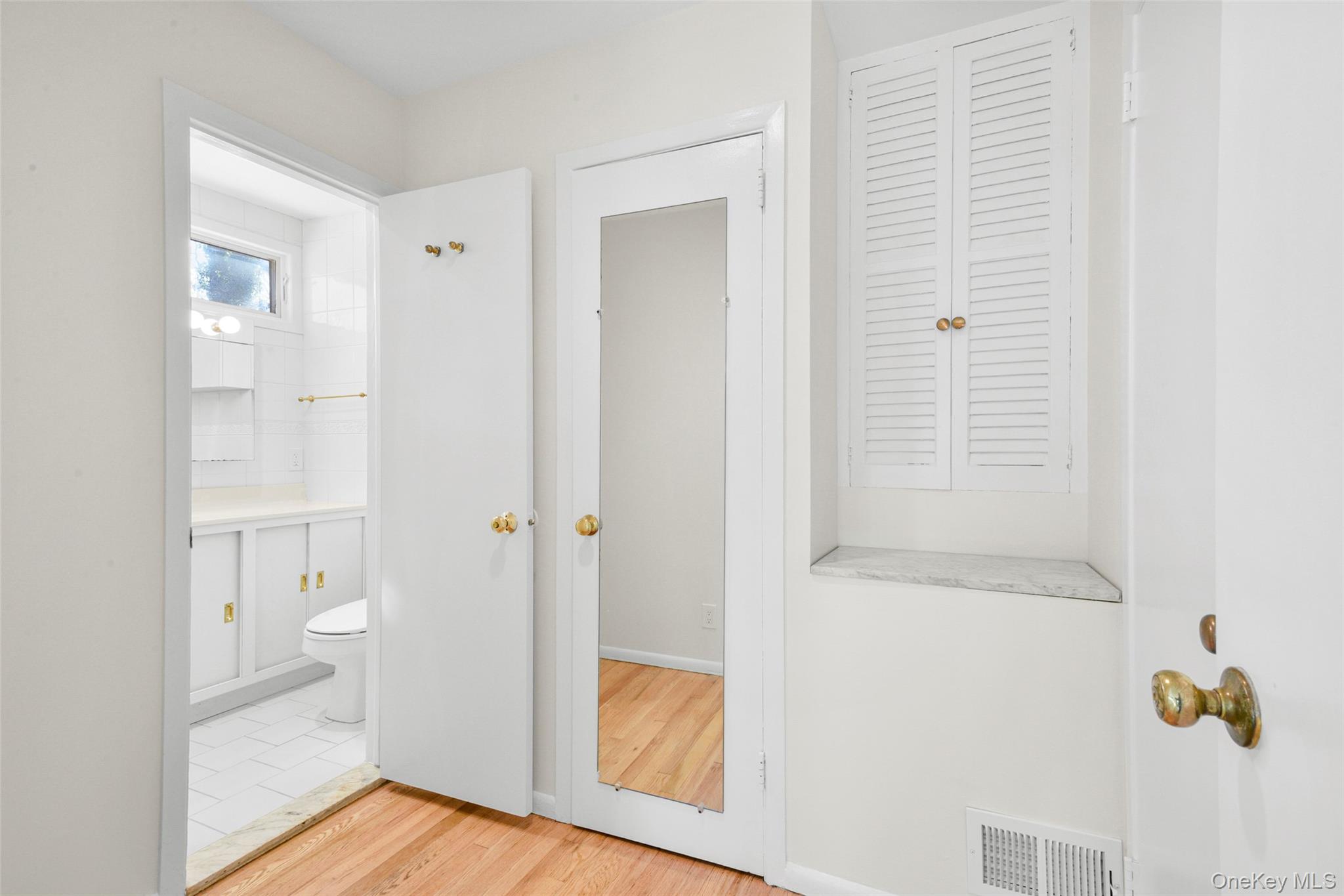 #13 photo, 25 Wood Hollow Lane, New Rochelle , NY 10804