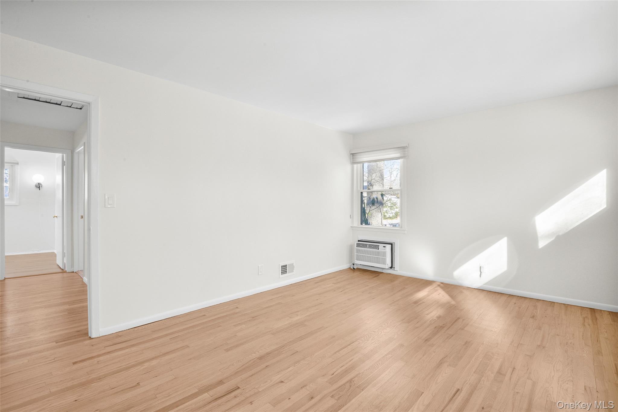 #16 photo, 25 Wood Hollow Lane, New Rochelle , NY 10804